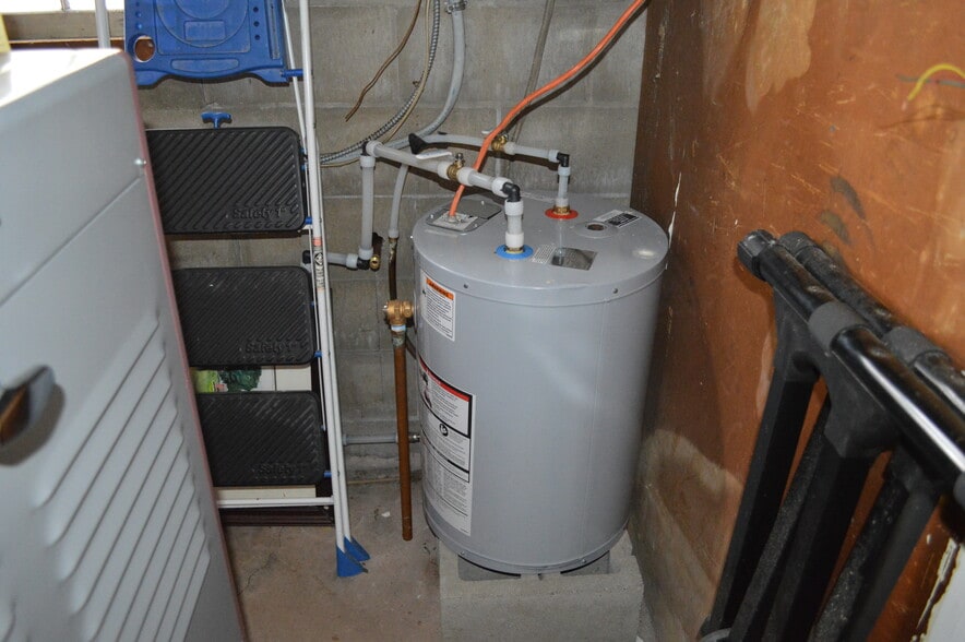 More Photos Of 857 Goshen Hill Rd, Lebanon Flex For Sale