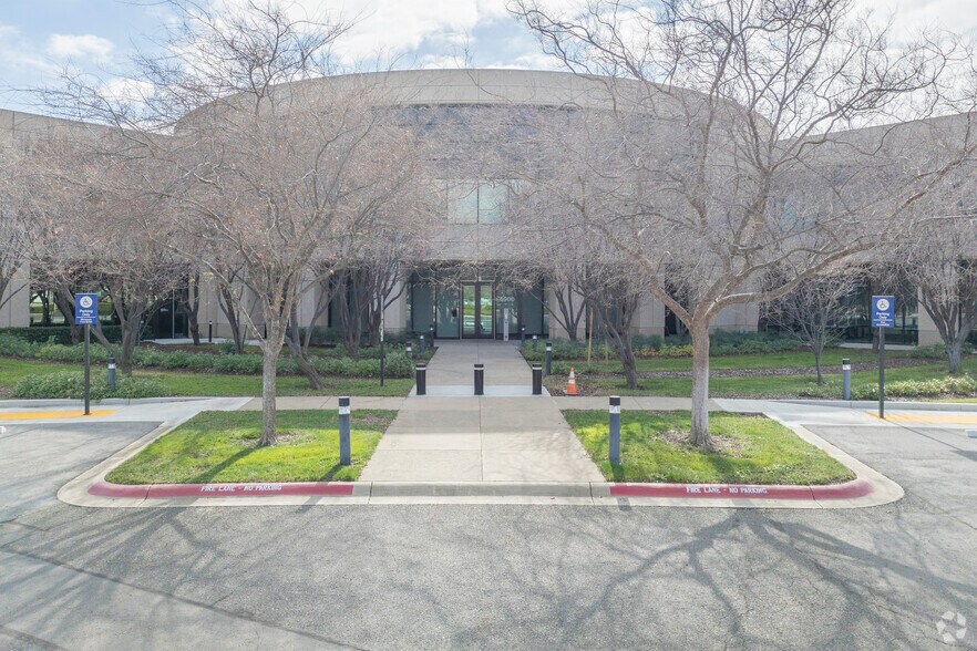 More Photos Of 6900 Dumbarton Cir, Fremont Office For Lease