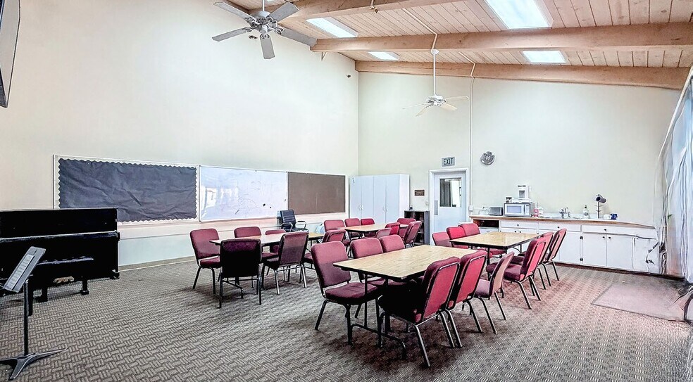 More Photos Of 858 University Ave, Los Altos Specialty For Lease