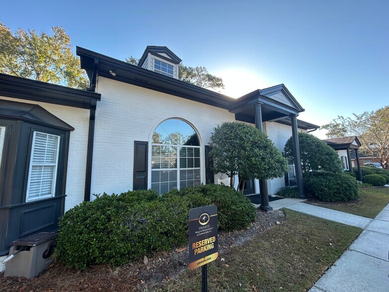 More Photos Of 1680-1684 Metropolitan Cir, Tallahassee Loft Creative Space For Lease