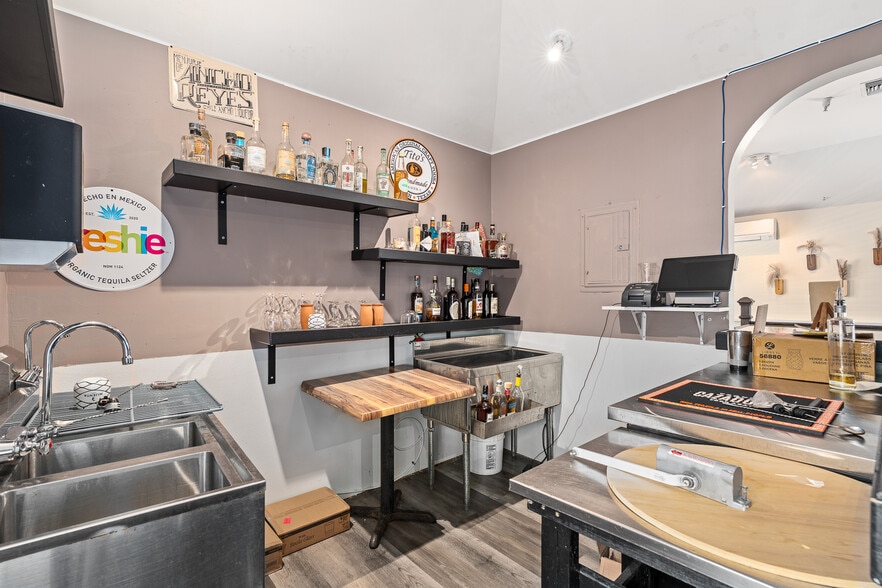 More Photos Of 22 Hypolita St, Saint Augustine Restaurant For Sale