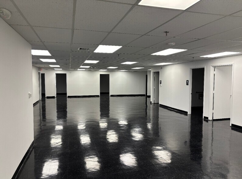 More Photos Of 6682 NW 16th Ter, Fort Lauderdale Warehouse For Lease