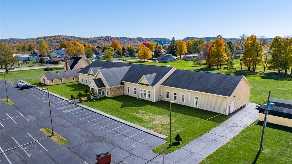 More Photos Of 8135 Mount Vernon Rd, Saint Louisville Office Residential For Sale