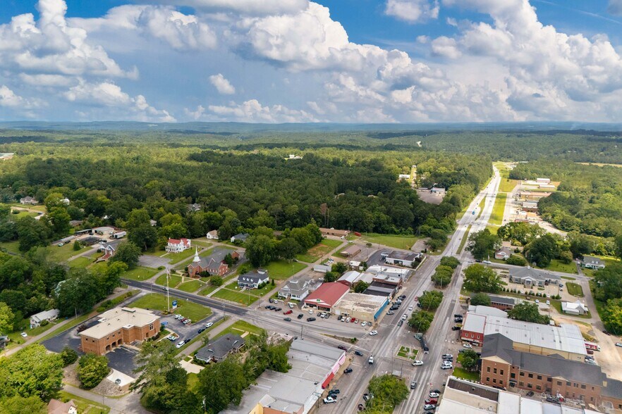 More Photos Of 104 W Broad St, Wedowee Medical For Sale