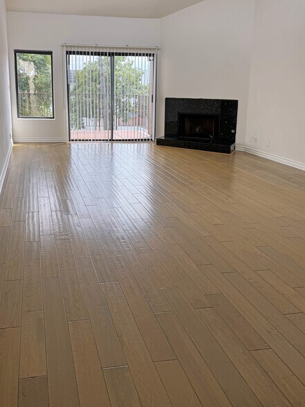 More Photos Of 453 Ivy St, Glendale Apartments For Sale