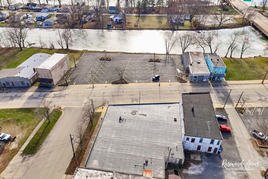 More Photos Of 124 E River St, Momence Warehouse For Sale