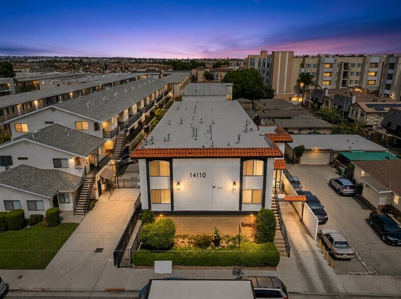 More Photos Of 14110 Yukon Ave, Hawthorne Apartments For Sale