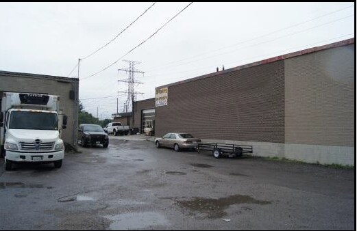 More Photos Of 2280-2300 Dixie Rd, Mississauga Flex For Lease