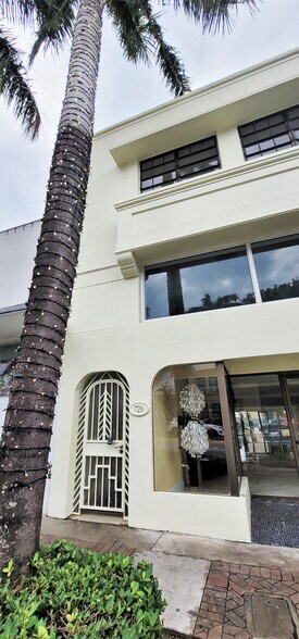 More Photos Of 726 Arthur Godfrey Rd, Miami Beach Restaurant For Lease