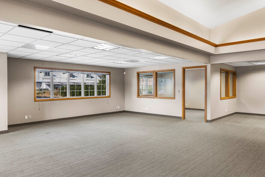 More Photos Of 3506 168th St NE, Arlington Bank For Sale