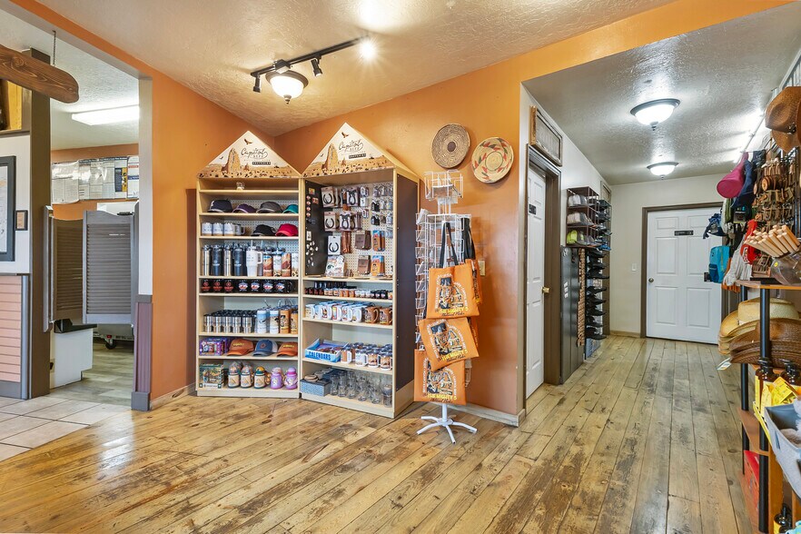 More Photos Of 955 E Utah State Route 24, Torrey Hotel For Sale