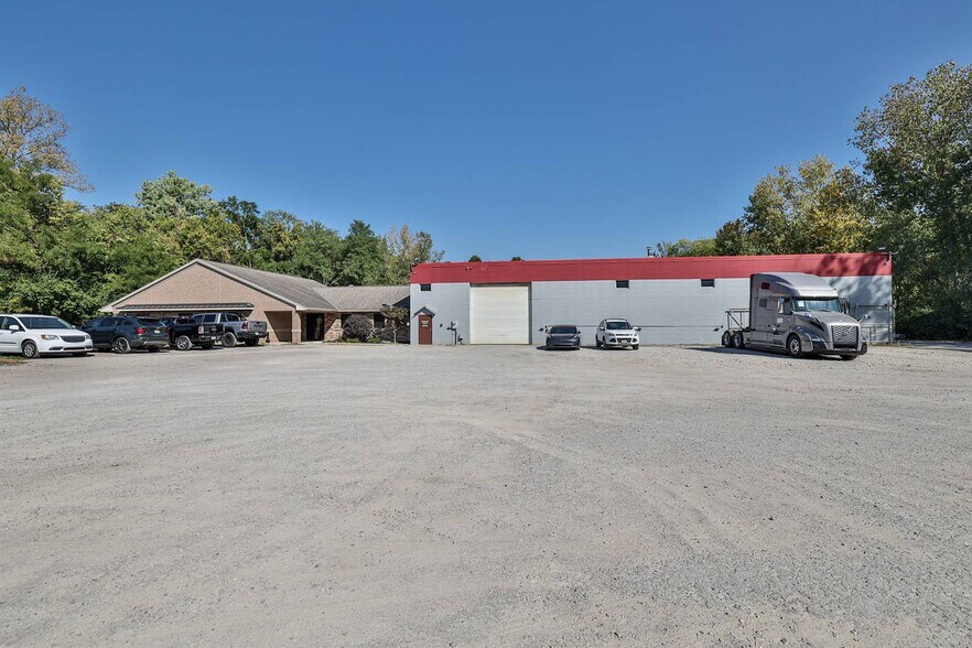 More Photos Of 4450 Monroe St, Hooven Truck Terminal For Sale