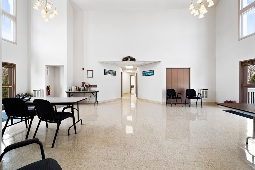 More Photos Of 12 Washington St, Plainville Medical For Lease