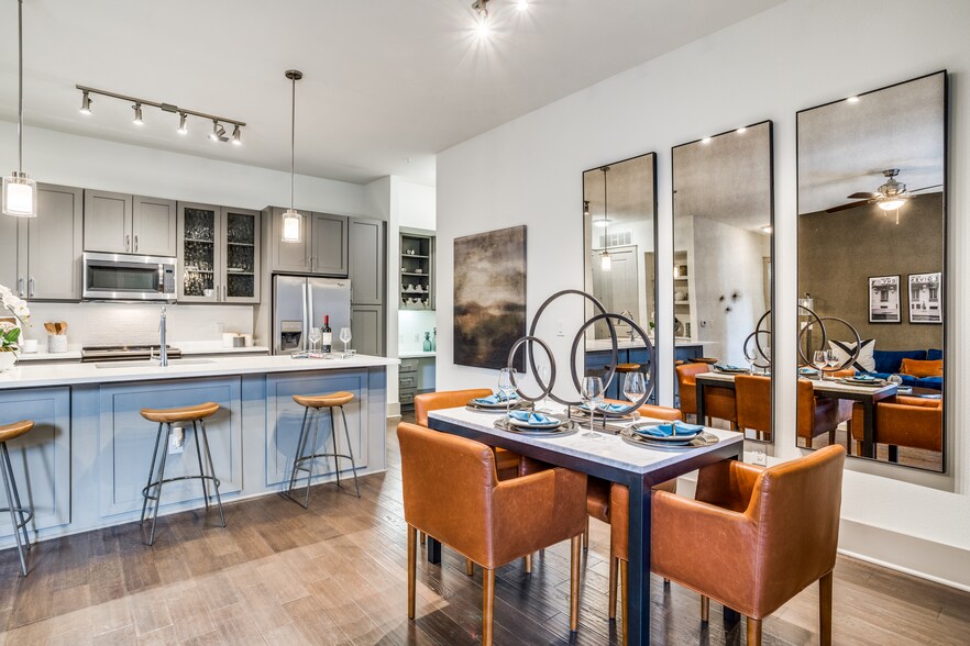 More Photos Of 4646 Amesbury Dr, Dallas Apartments For Lease