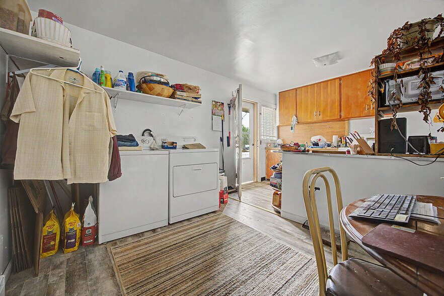 More Photos Of 630 W 6th St, Craig Apartments For Sale