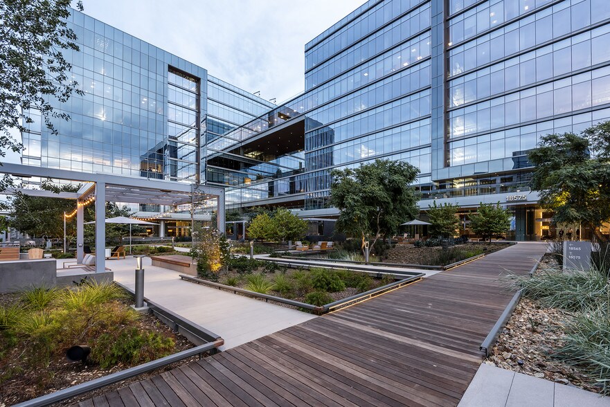 More Photos Of 18565-18575 Jamboree Rd, Irvine Office For Lease