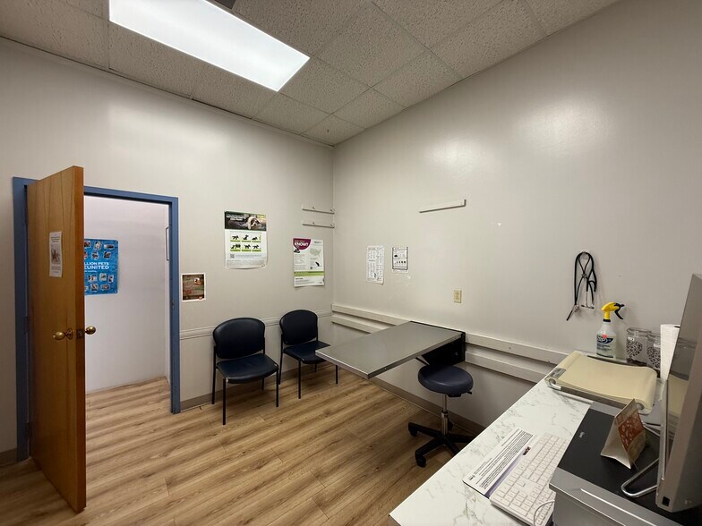 More Photos Of 907 Norwich New London Tpke, Uncasville Freestanding For Lease