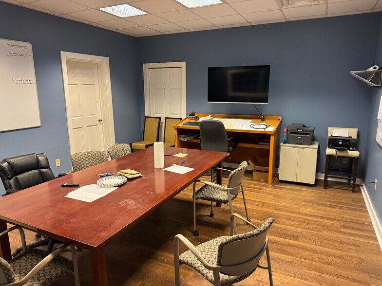 More Photos Of 805-809 E Perkins Rd, Urbana General Retail For Lease