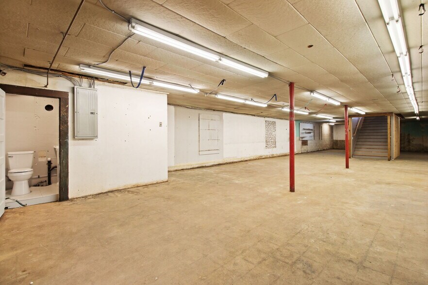 More Photos Of 713 W King St, Boone Storefront For Sale