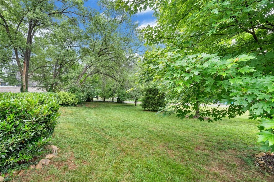 More Photos Of 1526 Franklin Rd SW, Roanoke Hospitality For Sale