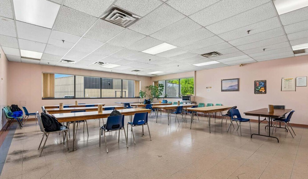 More Photos Of 30 Dovedale Ct, Toronto Warehouse For Sale