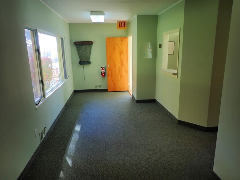 More Photos Of 6133 Big Tree Rd, Livonia Medical For Lease