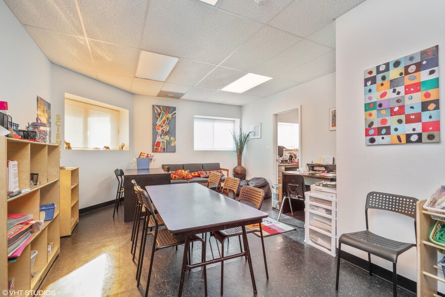 More Photos Of 222 E 61st St, Chicago Daycare Center For Sale