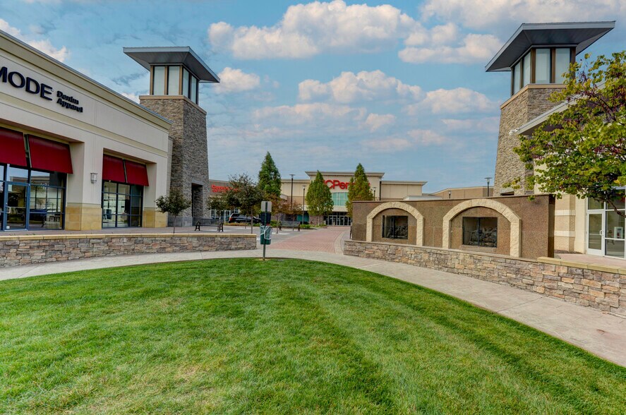 More Photos Of 135th St And Metcalf Ave, Overland Park Unknown For Lease