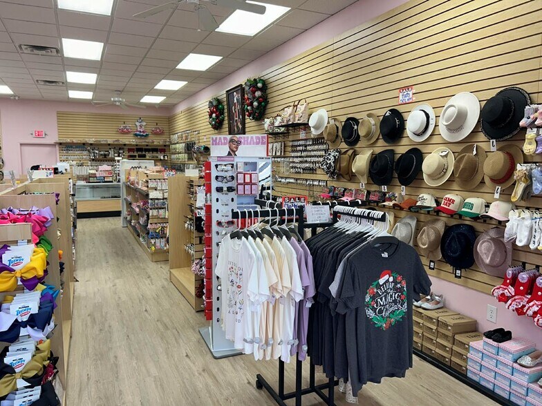 More Photos Of 1023 N University Dr, Nacogdoches Storefront For Lease