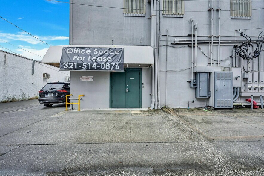 More Photos Of 902 E New Haven Ave, Melbourne Coworking Space