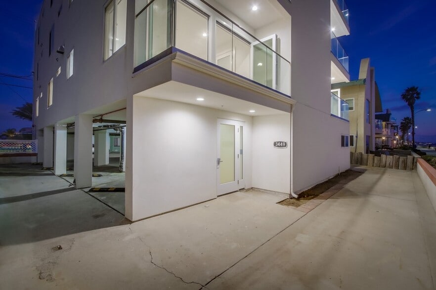 More Photos Of 3449 Ocean Front Walk, San Diego Apartments For Sale