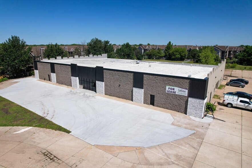 Primary Photo Of 7370 E 37th St, Wichita Flex For Lease