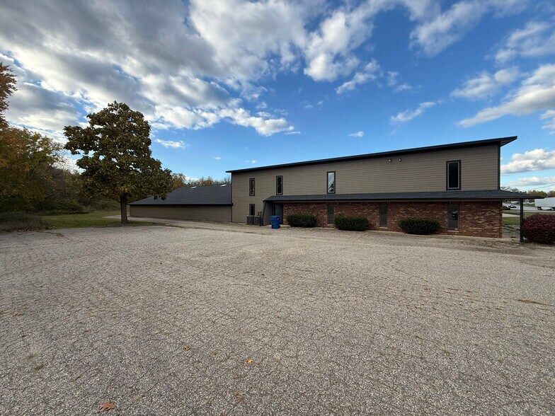 More Photos Of 8767 N 32nd St, Richland Warehouse For Sale