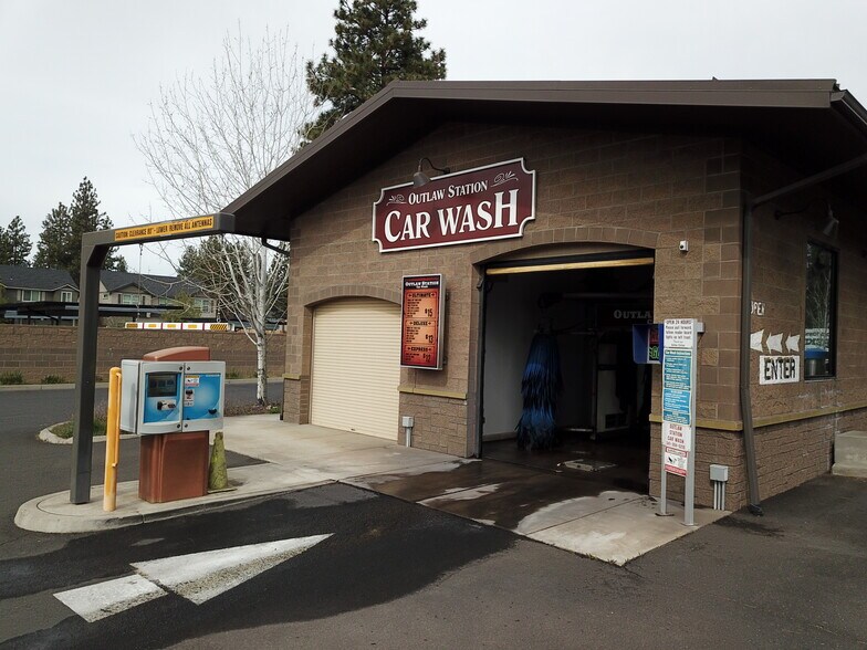 More Photos Of 1045 W Rail Way, Sisters Carwash For Sale
