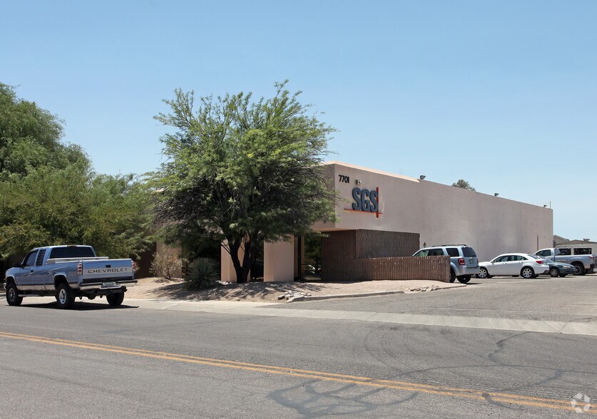 More Photos Of 7701 N Business Park Dr, Tucson Service For Sale