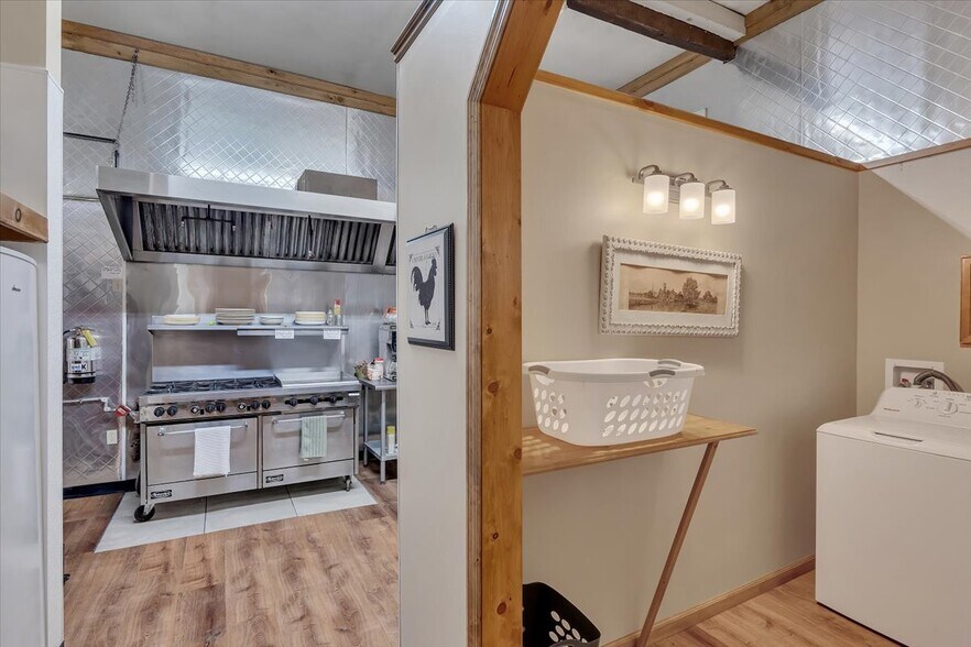 More Photos Of 68 Main St, Whitehall Flex For Sale