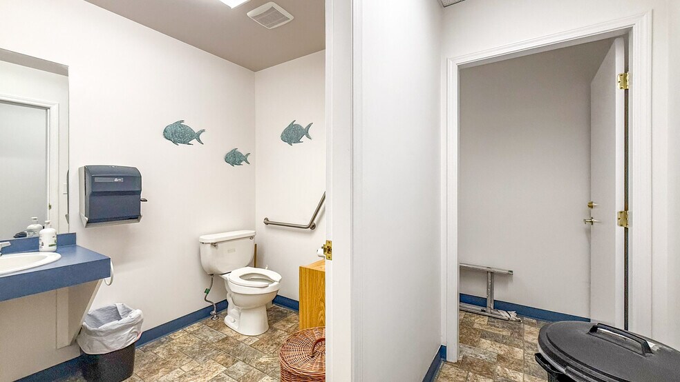 More Photos Of 2489 Main St, West Kelowna General Retail For Sale