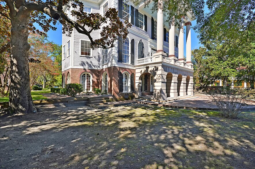 More Photos Of 635 E Bay St, Charleston Office Residential For Lease