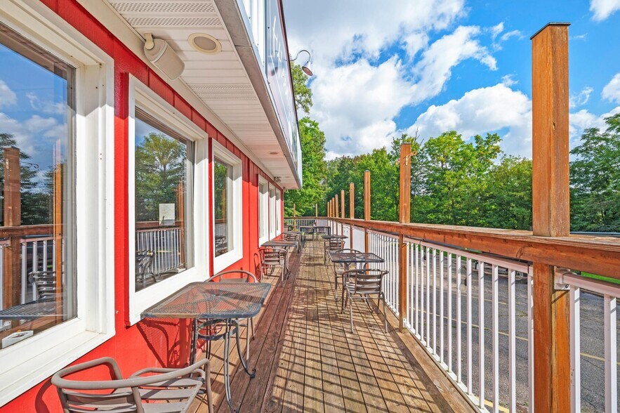 More Photos Of 15212 N Red Bud Trl, Buchanan General Retail For Sale