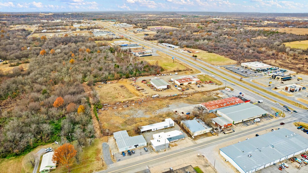 More Photos Of 1107-1111 W Shawnee St, Muskogee Auto Repair For Sale