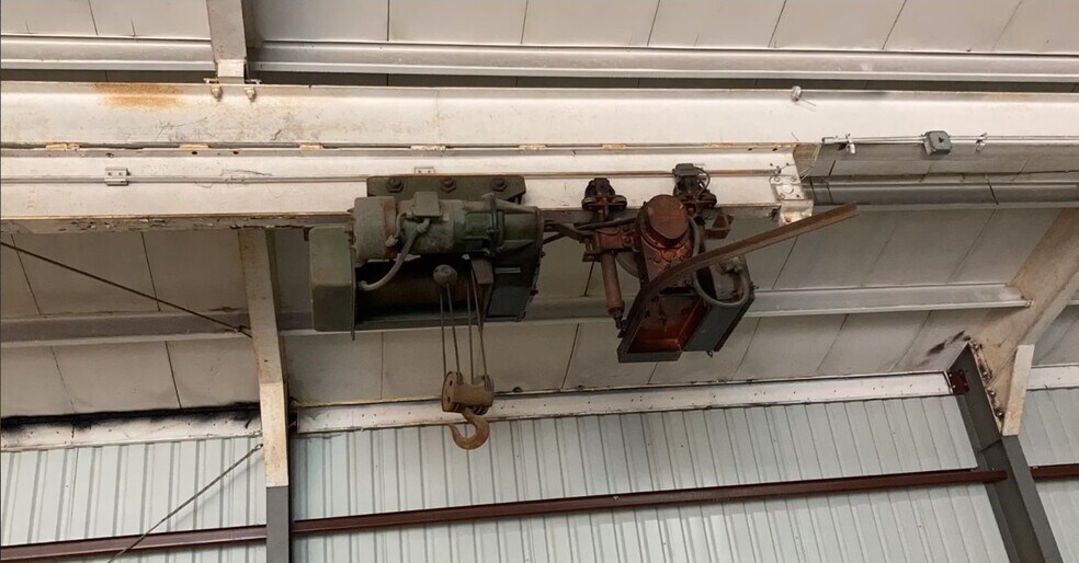 More Photos Of 8 Route 80, Killingworth Warehouse For Lease