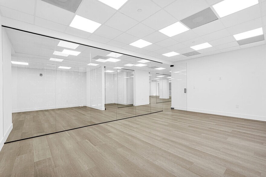 More Photos Of 1110 Brickell Ave, Miami Office For Sale