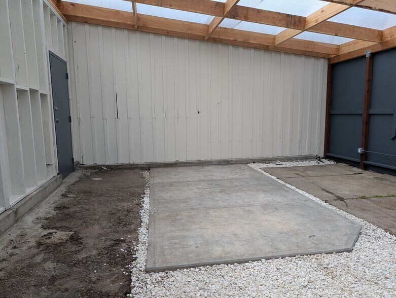 More Photos Of 500 Brannan St, San Francisco General Retail For Sale