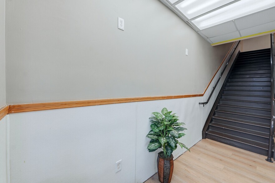 More Photos Of 5405 Bergenline Ave, West New York Storefront Retail Office For Lease