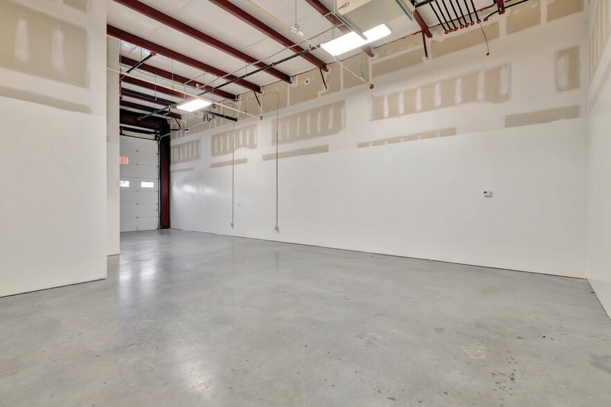 More Photos Of 400 Carson Dr, Bear Light Distribution For Lease