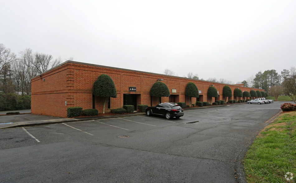 More Photos Of 6012 Old Pineville Rd, Charlotte Light Distribution For Lease