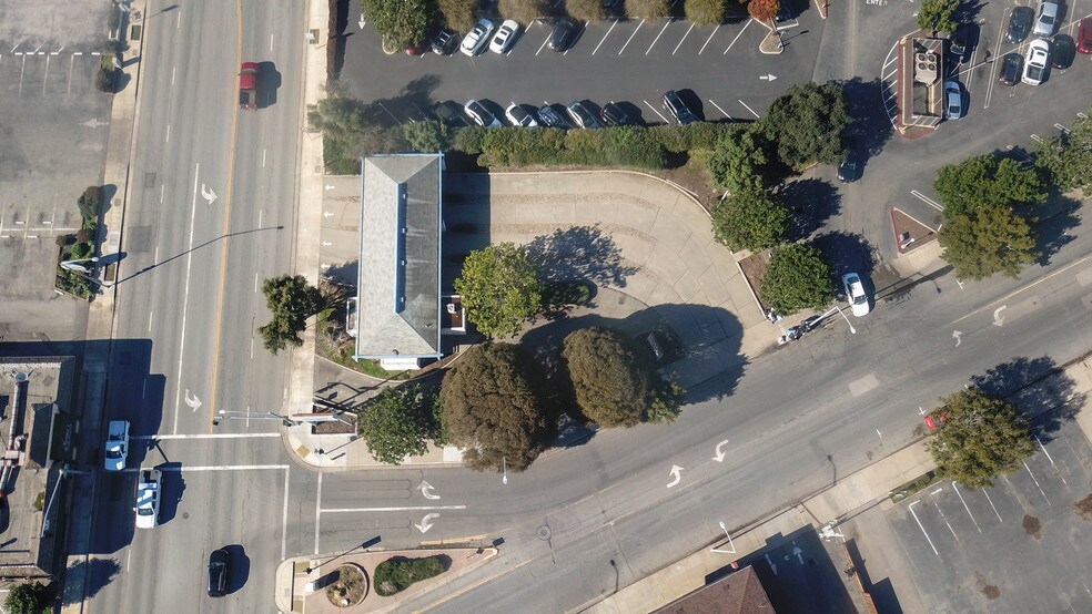 More Photos Of 27 John St, Salinas Bank For Sale