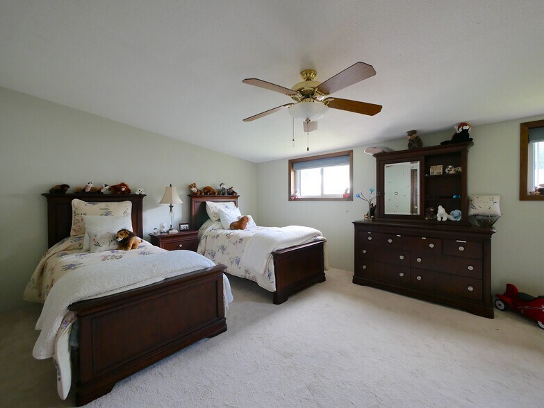 More Photos Of 56721 Ferry Landing Rd, Shadyside Shelter For Sale