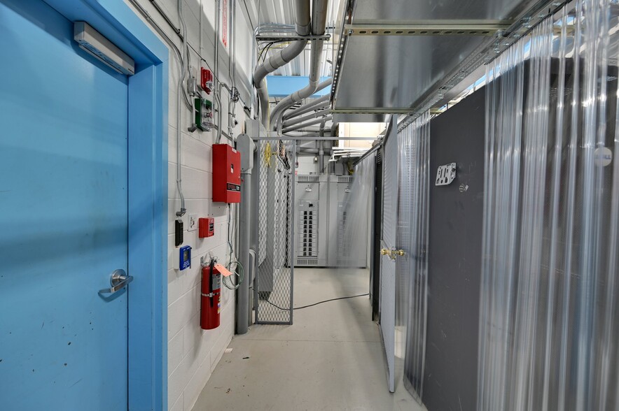 More Photos Of 170-172 Spring St, Newton Office For Sale