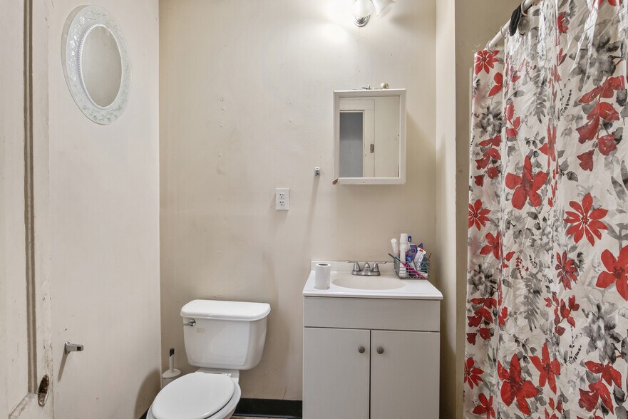 More Photos Of 1002 Butternut St, Syracuse Apartments For Sale